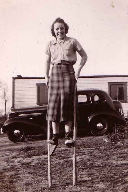 Edna Gray "at home" age 19 (1939)